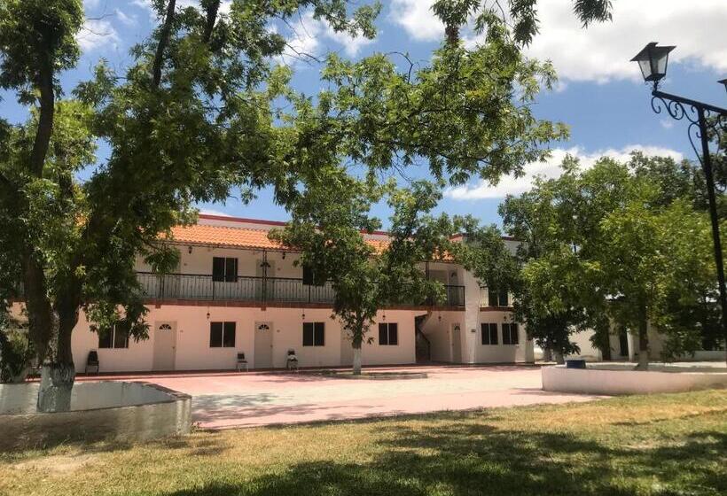 La Ilusión Hotel Campestre Y Balneario