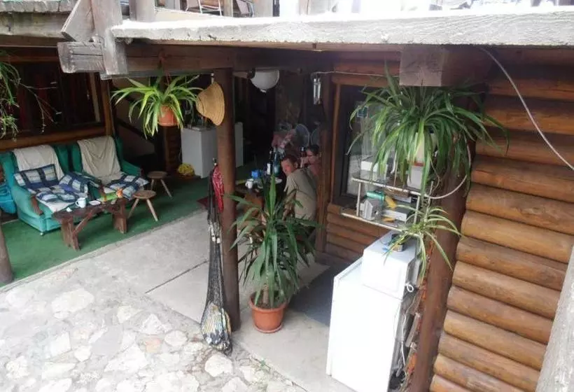 پانسیون Casa Dexter