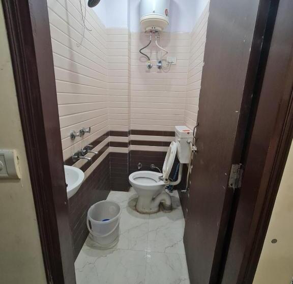 פנסיון Ever Green Guest House Travel Pg