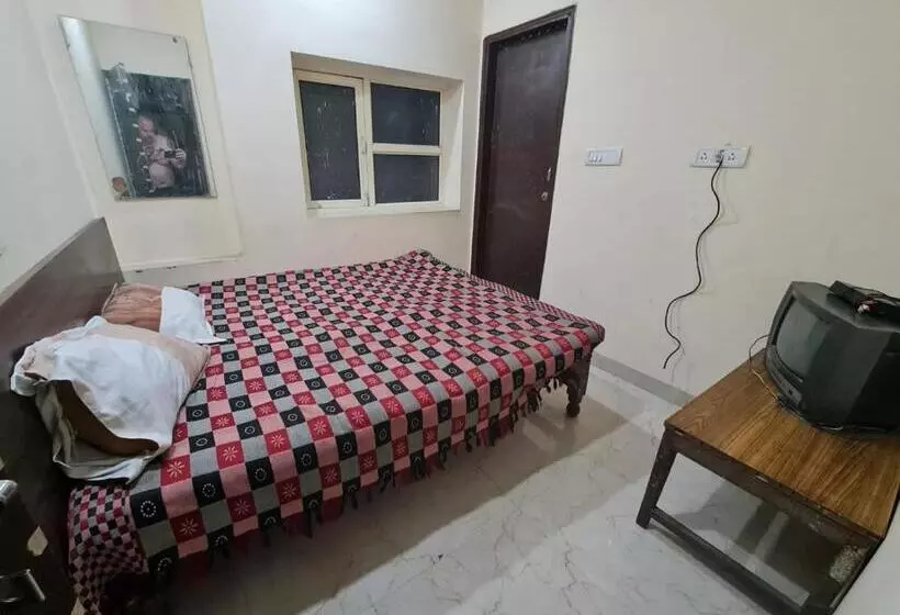 Majatalo Ever Green Guest House Travel Pg