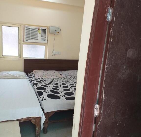 פנסיון Ever Green Guest House Travel Pg