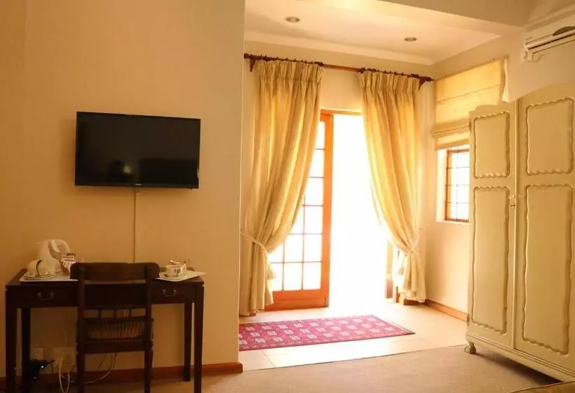 Majatalo Randrivier Guest House