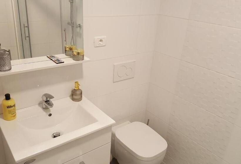 پانسیون Valentina Guest House At Pintar Wine Estate