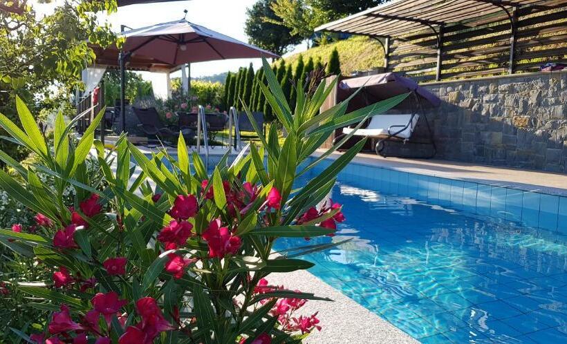 پانسیون Valentina Guest House At Pintar Wine Estate