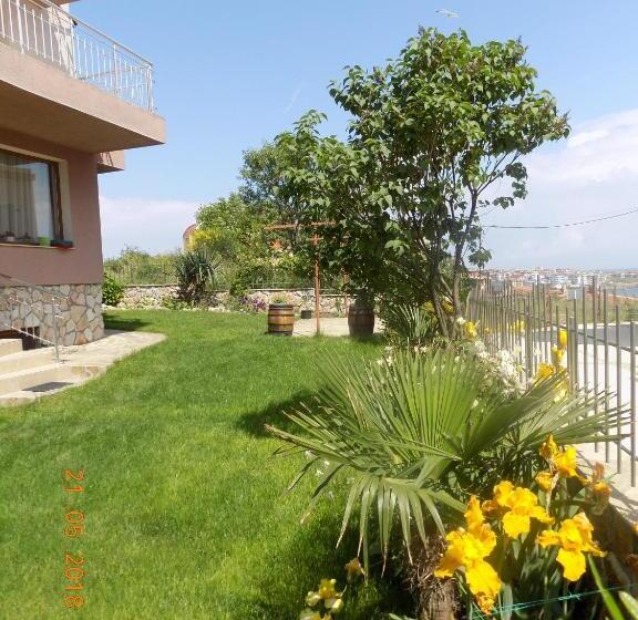 پانسیون Zenith Guest House