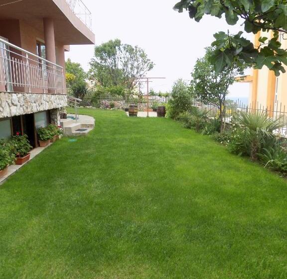 پانسیون Zenith Guest House