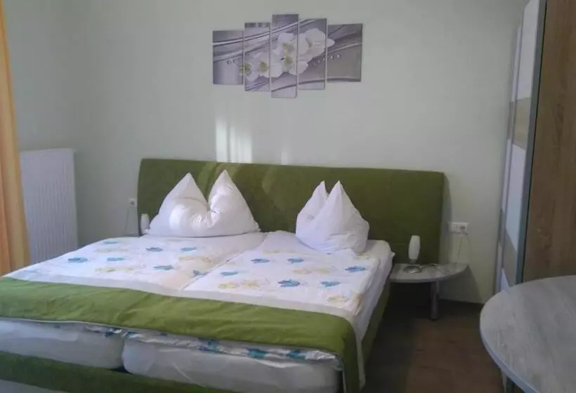 ユースホステル Gasthof Zum Mohrn