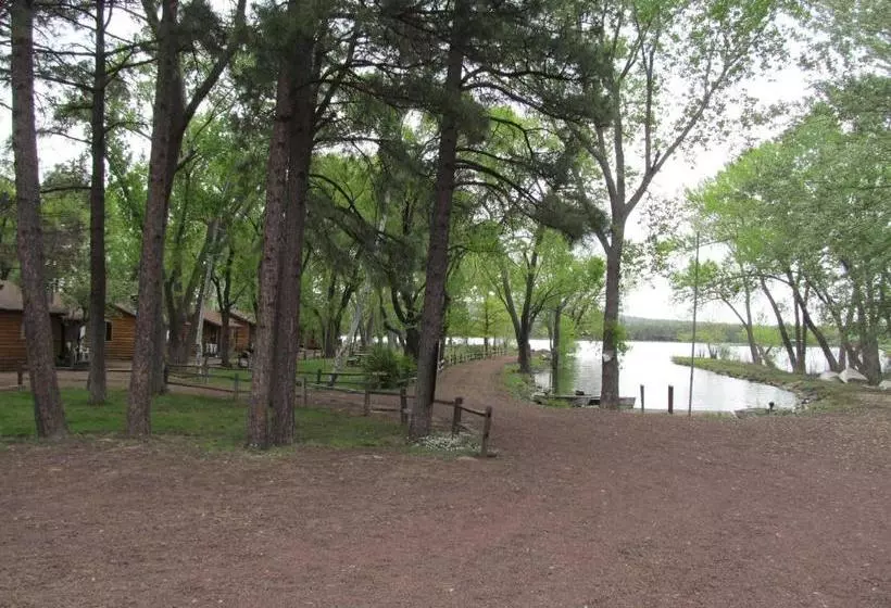ユースホステル Lazy Oaks Resort