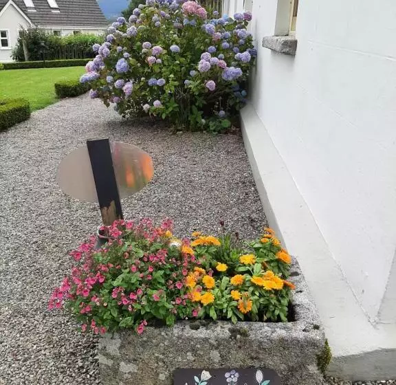 Majatalo Abhainn Ri Farmhouse