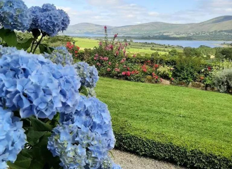 Majatalo Abhainn Ri Farmhouse