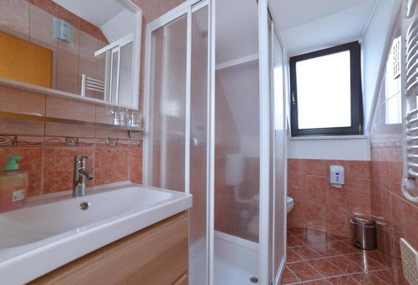 پانسیون Guesthouse Les