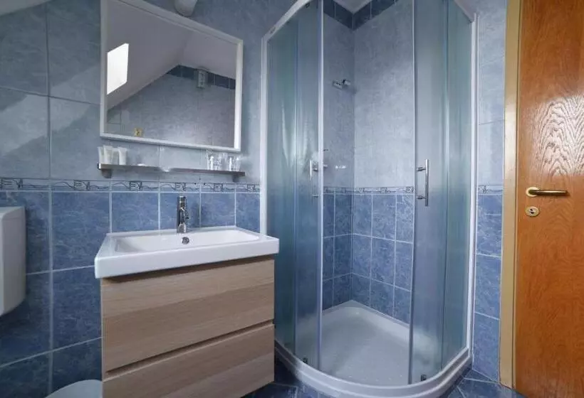 پانسیون Guesthouse Les