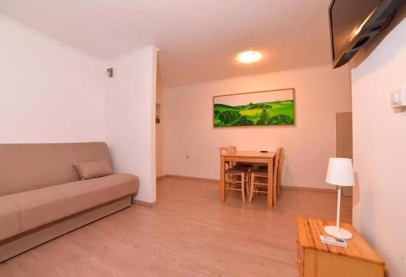 پانسیون Guesthouse Les