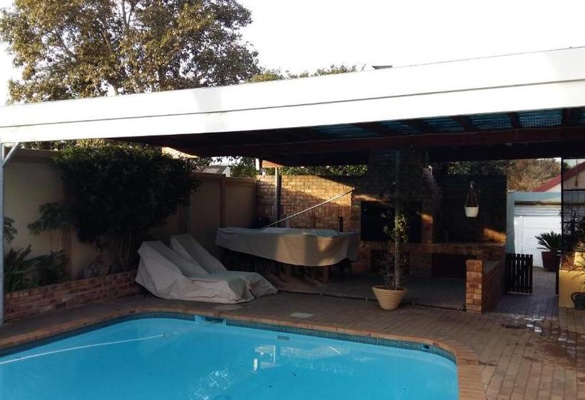 بنسيون Old Oak Guest House