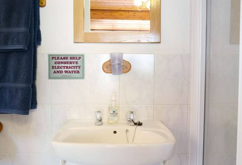 بنسيون Old Oak Guest House