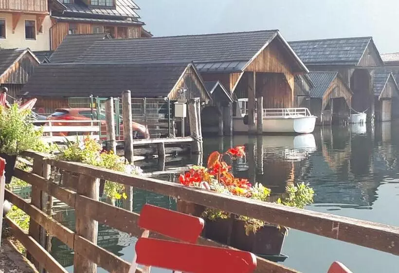 Retkeilymaja Bräugasthof Hallstatt