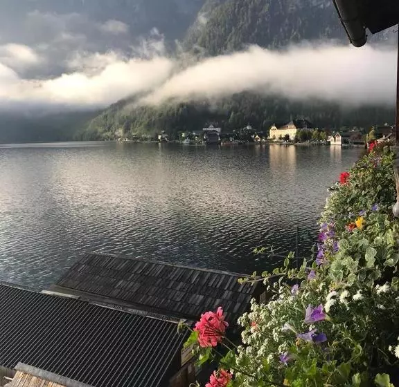 Retkeilymaja Bräugasthof Hallstatt