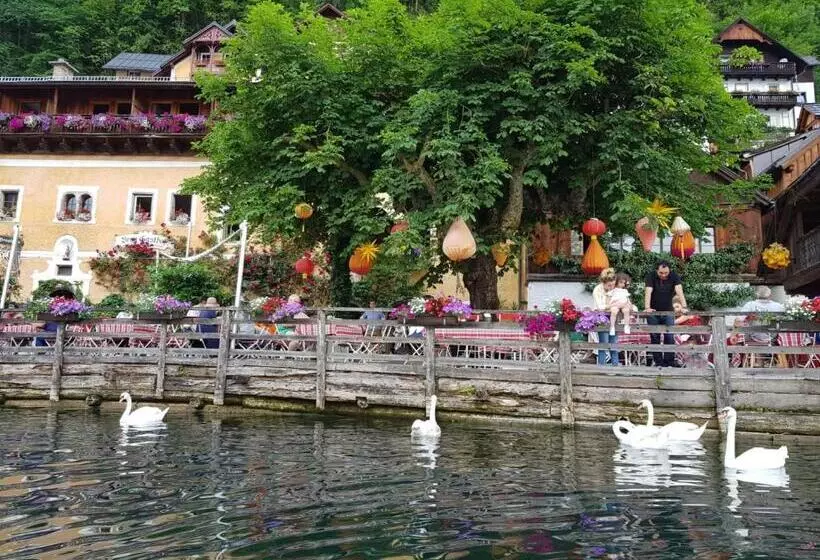 Retkeilymaja Bräugasthof Hallstatt