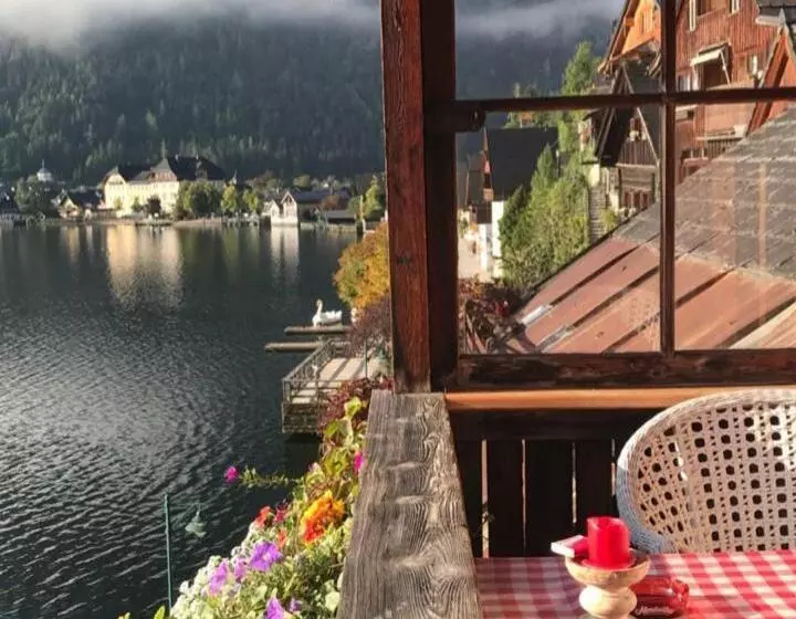 Retkeilymaja Bräugasthof Hallstatt