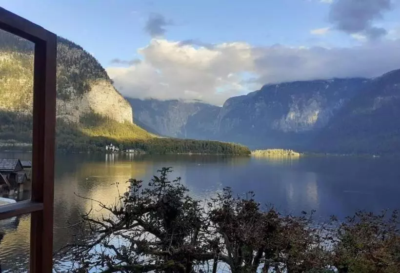 Retkeilymaja Bräugasthof Hallstatt