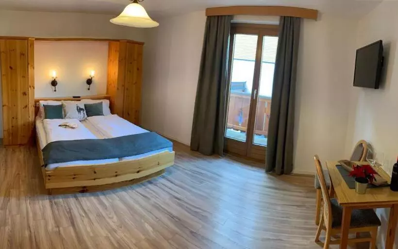 Retkeilymaja Gasthof Schöntal