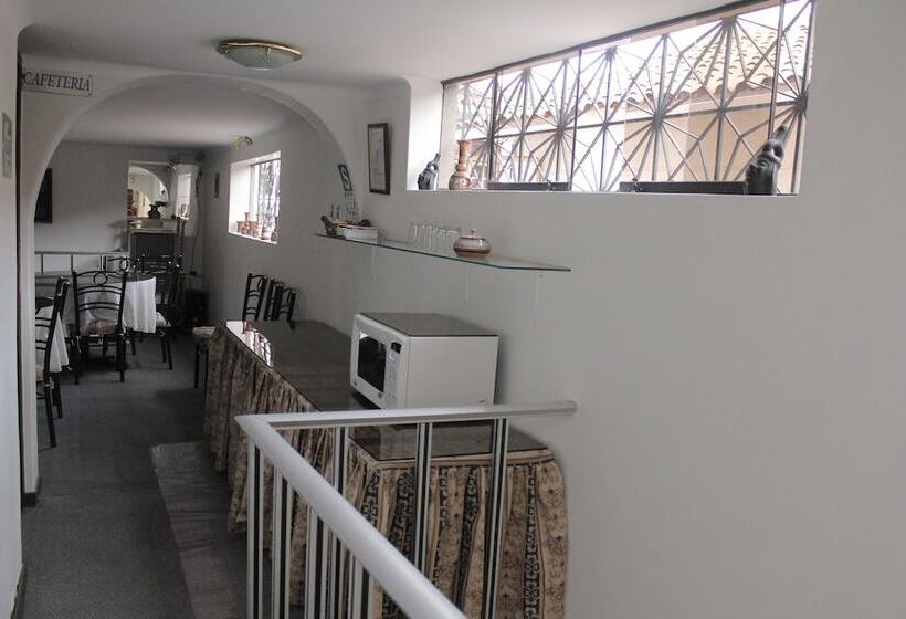 호스텔 Hostal Alfredo S Palace