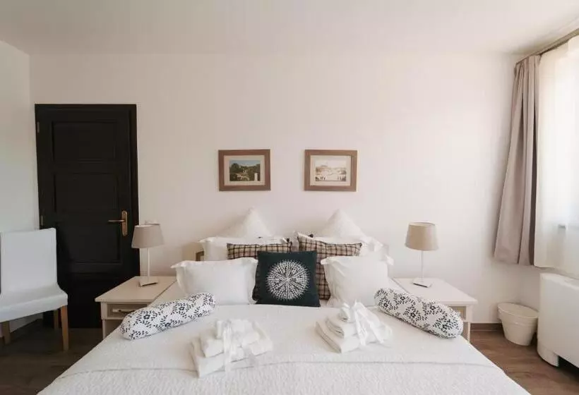 Retkeilymaja Rókusfalvy Borhotel és Fogadó