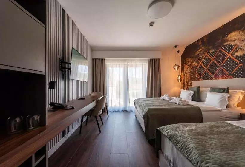 Retkeilymaja Rókusfalvy Borhotel és Fogadó