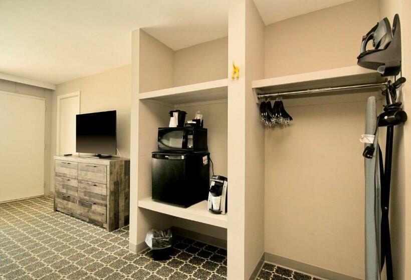 هتل Waikiki Village Retro