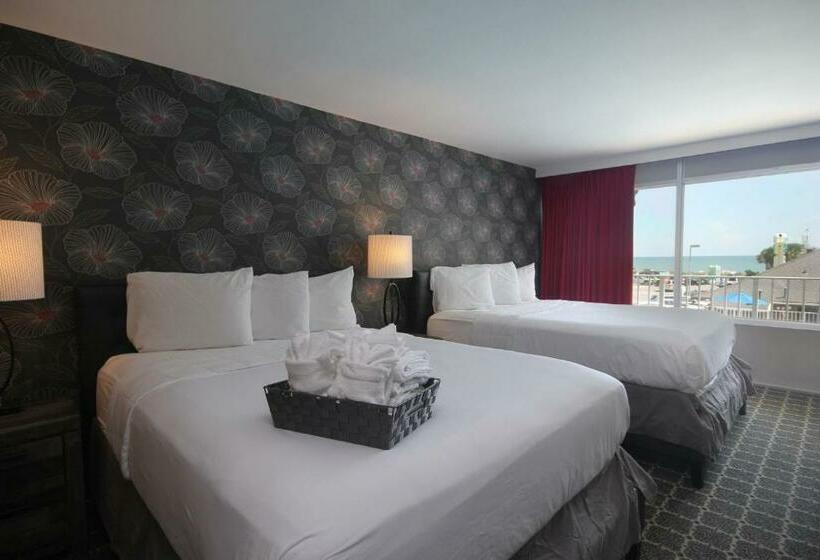 هتل Waikiki Village Retro