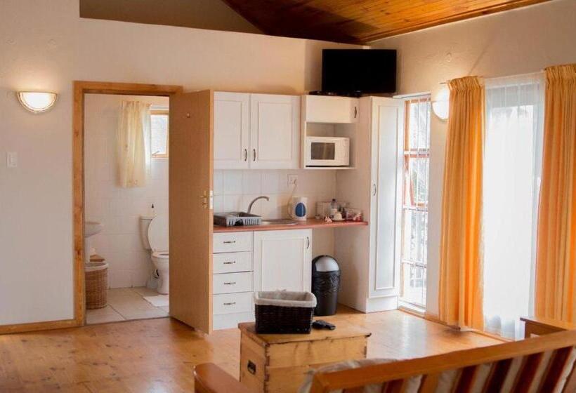 פנסיון A White House Guest House