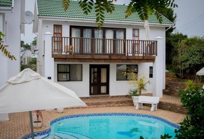 פנסיון A White House Guest House