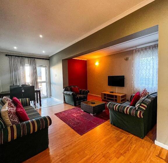 פנסיון Goulden Street Guest House