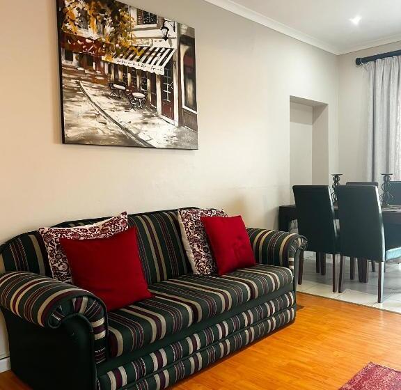 פנסיון Goulden Street Guest House