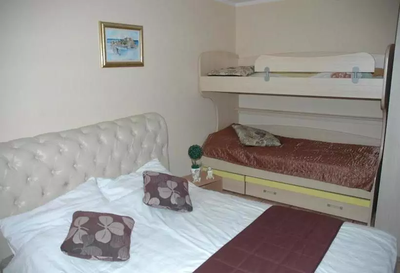 پانسیون Guest House Maja