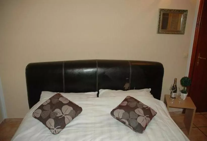 پانسیون Guest House Maja