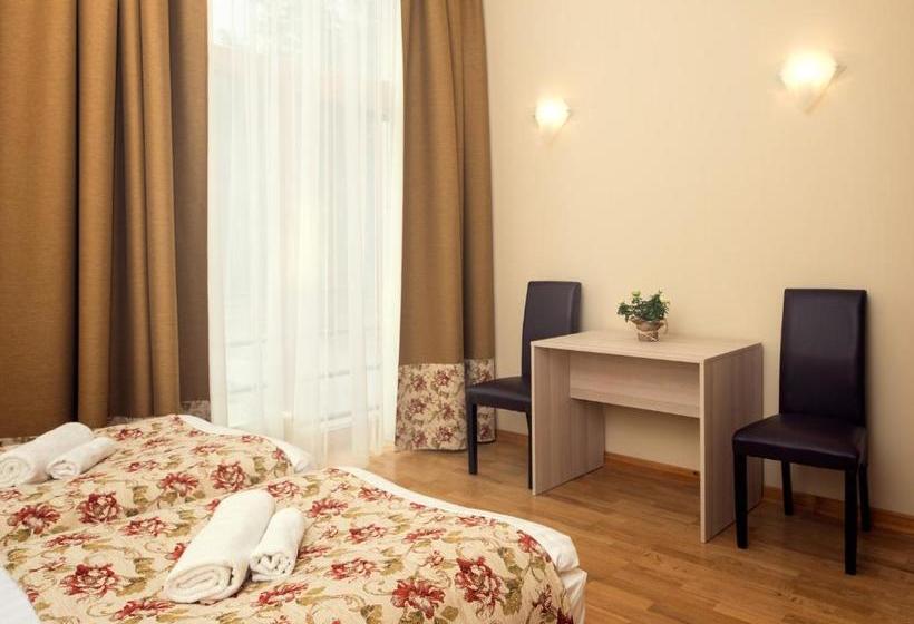 پانسیون Kamanos