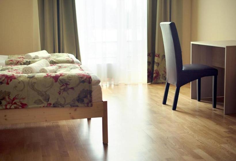 پانسیون Kamanos