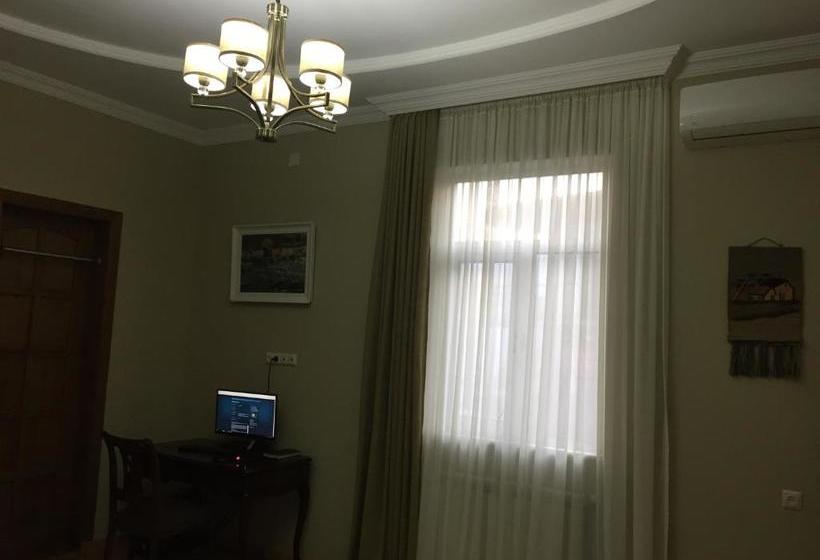 Majatalo Magnolia Guest House