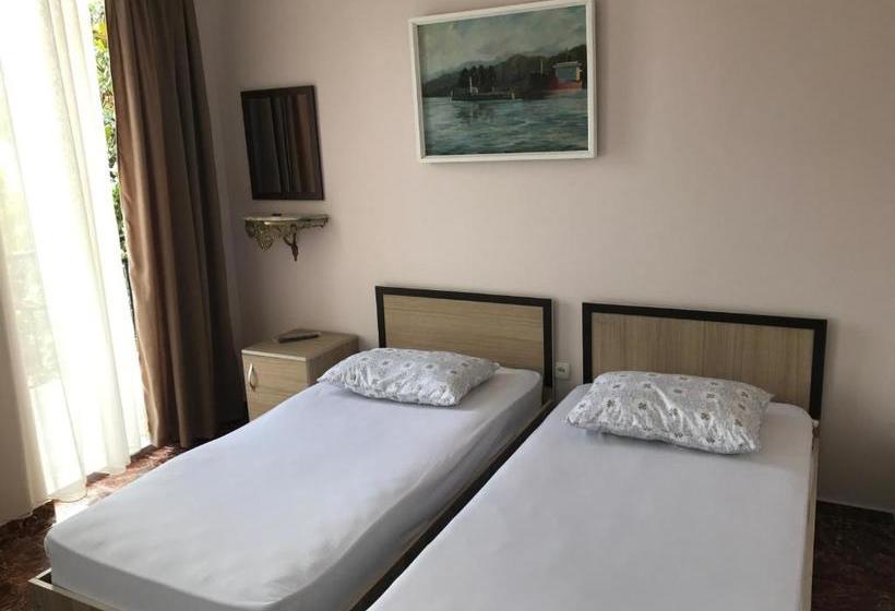 Majatalo Magnolia Guest House