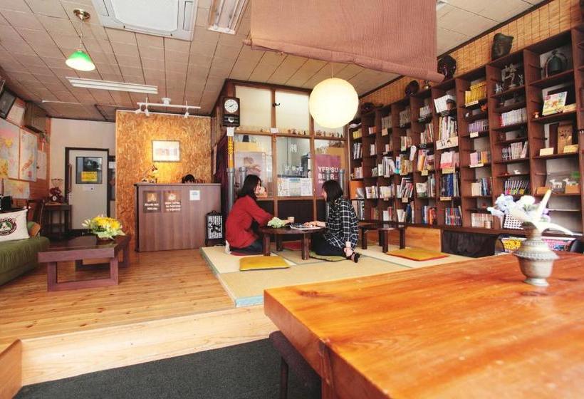 פנסיון Nara Ugaya Guesthouse