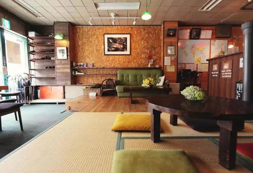 پانسیون Nara Ugaya Guesthouse