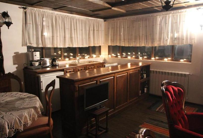 ペンション New Bakalov House