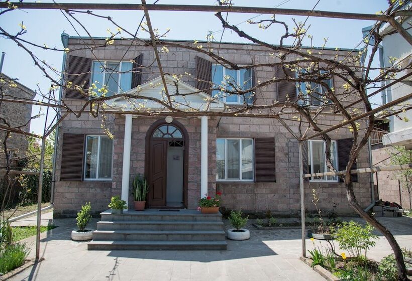 پانسیون Olimpo Guest House