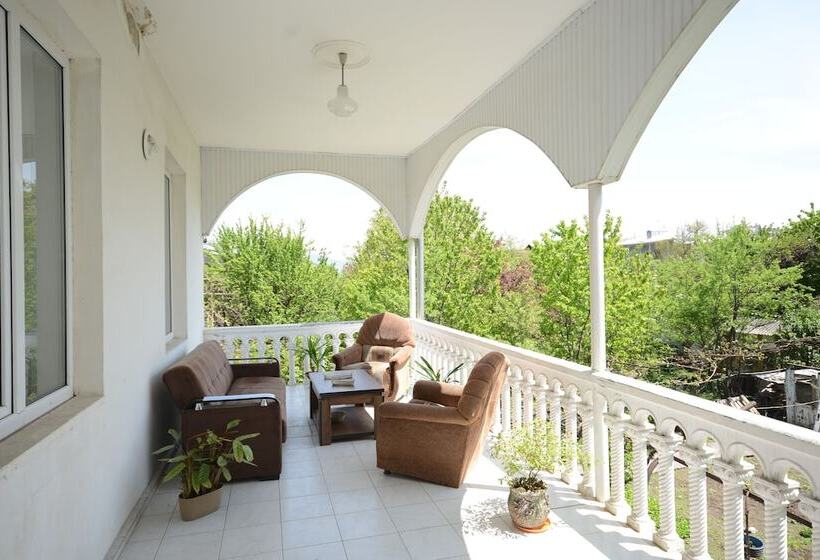 پانسیون Olimpo Guest House