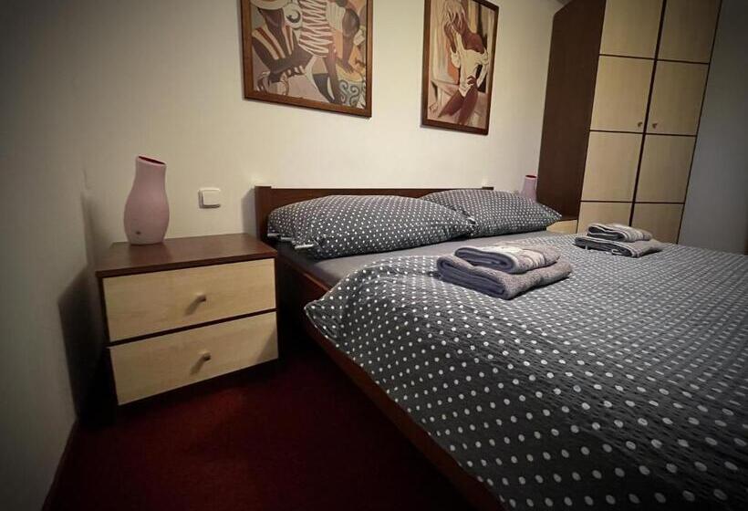 펜션 Penzión Pri Kaštieli Záturčie