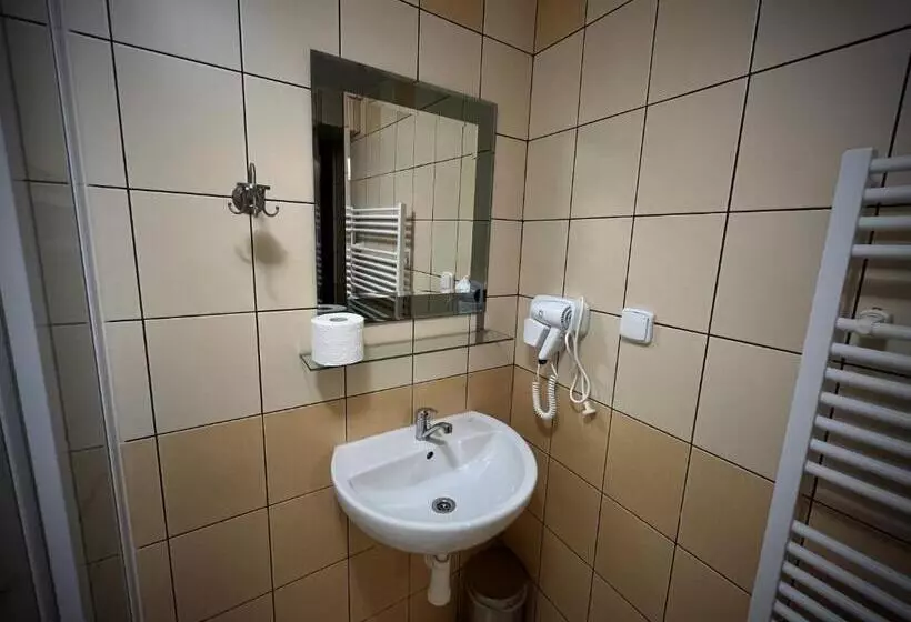 پانسیون Penzión Pri Kaštieli Záturčie