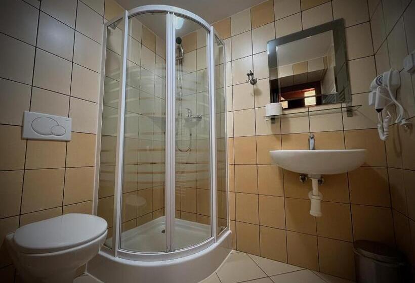 펜션 Penzión Pri Kaštieli Záturčie