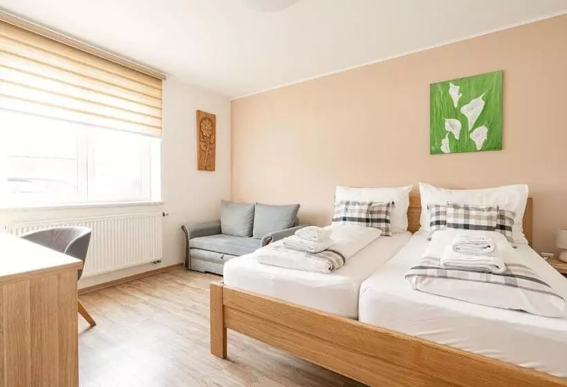 ペンション Restaurace A Penzion U Doubků