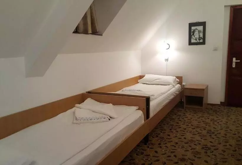 Pensiunea Podul Minciunilor